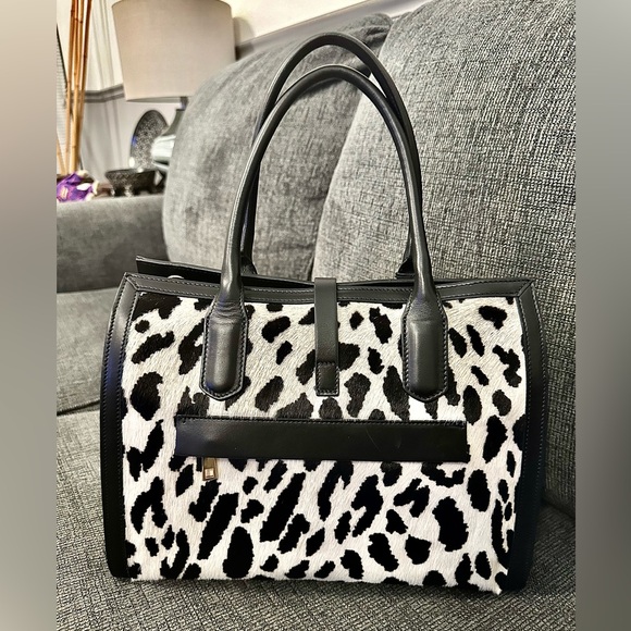 Cavalcanti calf bag NWT Comes with a free fendi designer Jewerly or scarf. - Picture 2 of 12